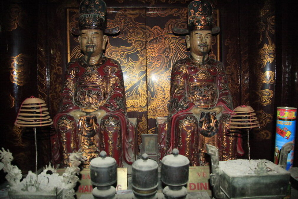 Learn Ninh Binh’s cultural legacy with expert insights